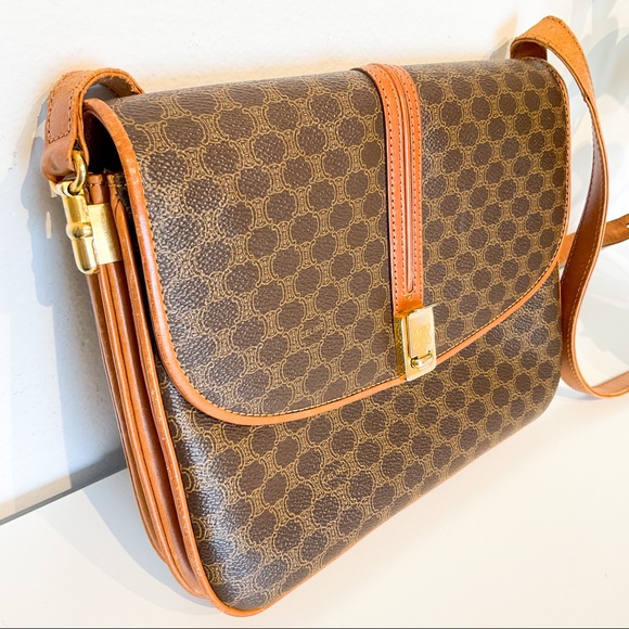 CELINE PARIS - Monogram Leather Crossbody Bag- Vintage Luxury - Authentic - Picture 7 of 16